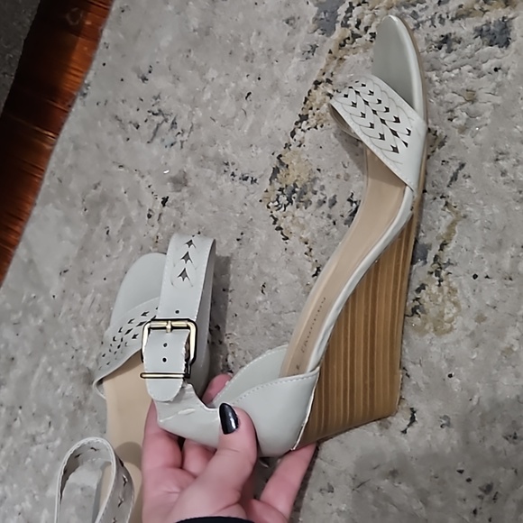 Wedge - Picture 6 of 6